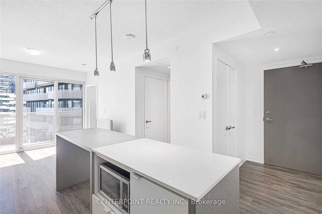 5101 - 88 Harbour Street