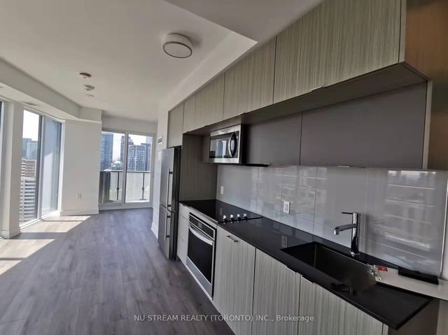 2808 - 575 Bloor Street