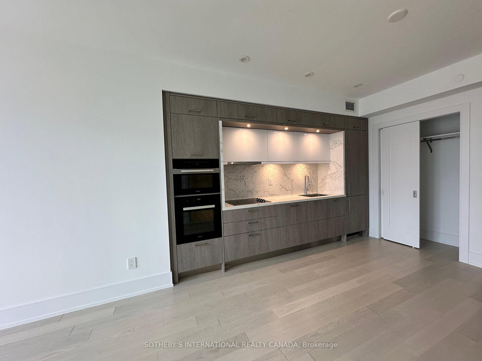 155 Merchants Wharf, Unit 529 - Photo 4