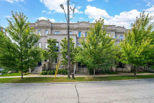 8C Clairtrell Road