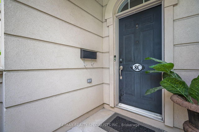 8C Clairtrell Road