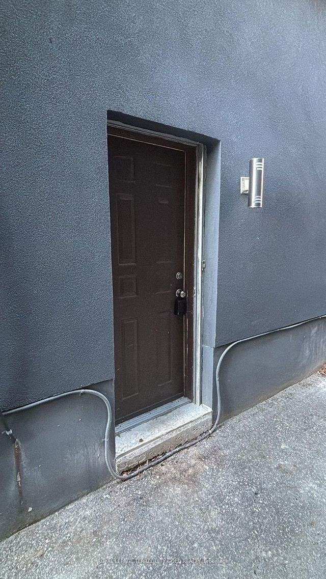 Lower - 79 Marmot Street