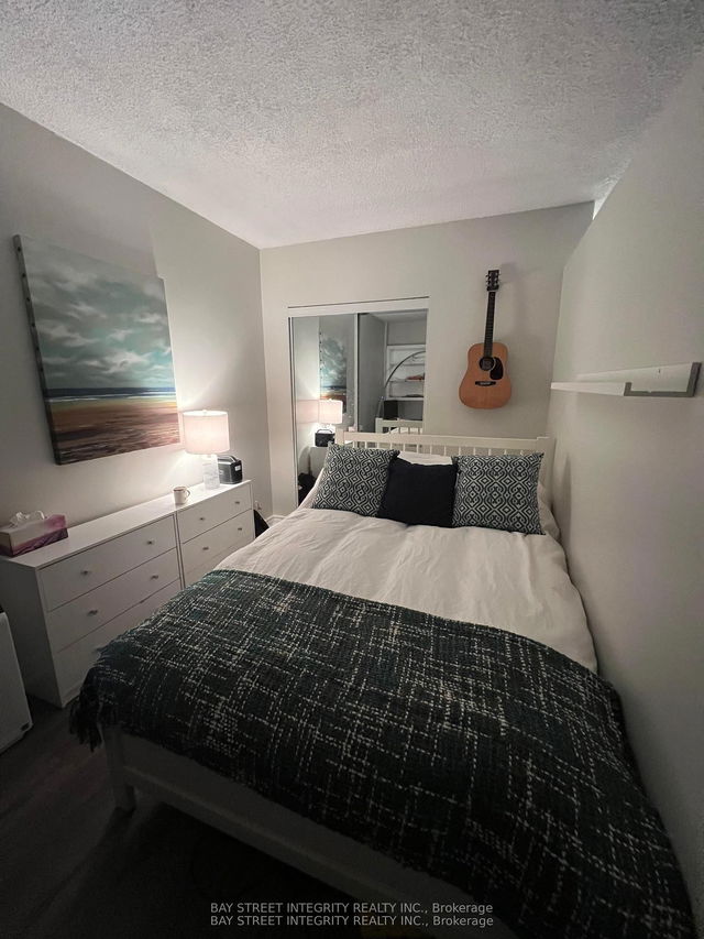 3013 - 33 Harbour Square