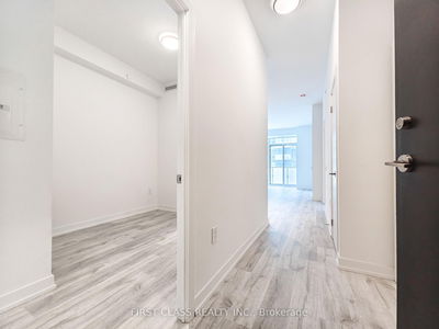 Unit S604 — 8 Olympic Garden Dr, Toronto - Newtonbrook East image-0-3