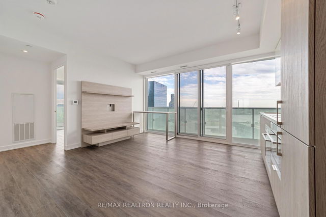 2209 - 15 Queens Quay