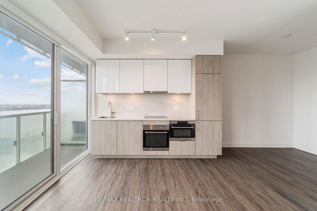 2209 - 15 Queens Quay