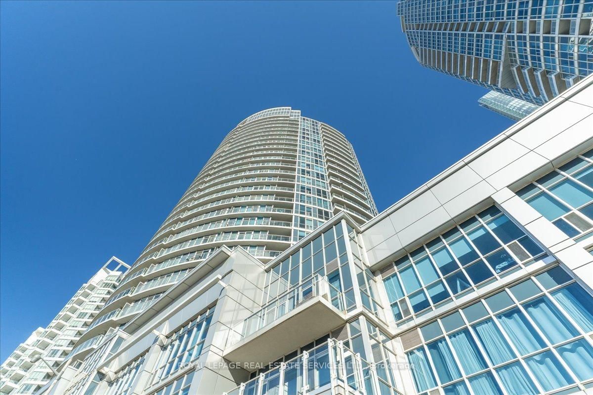 Condo for lease at 1007-218 Queens Quay, Toronto, Waterfront Communities C1, M5J 2Y6 - MLS: C12117883
