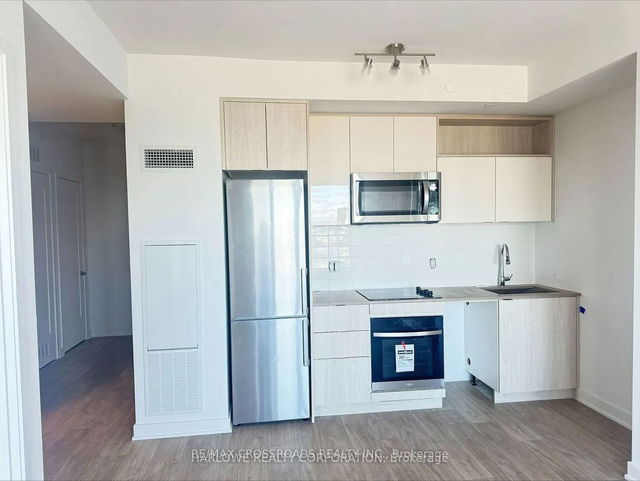 2104 - 70 Princess Street