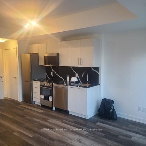 TH8 - 861 Sheppard Avenue