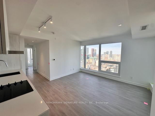 3509 - 8 Wellesley Street