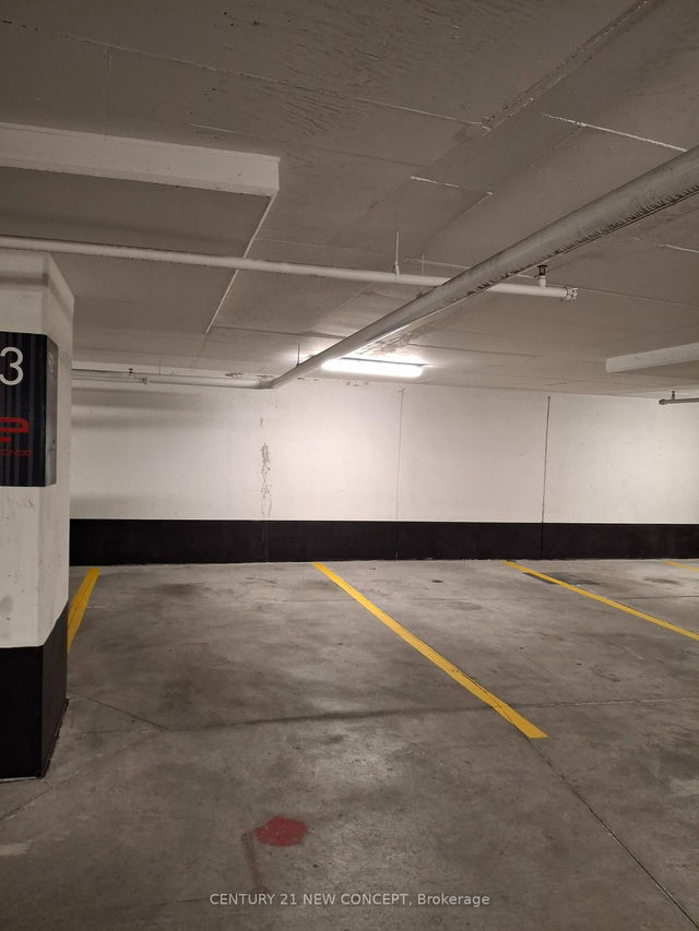 Parking - 8 Eglinton Avenue