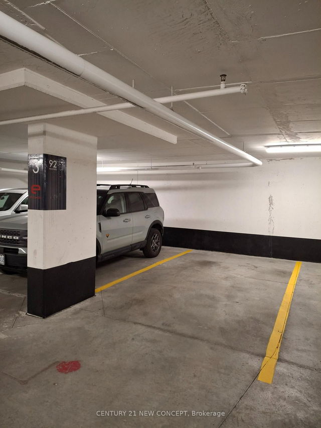Parking - 8 Eglinton Avenue