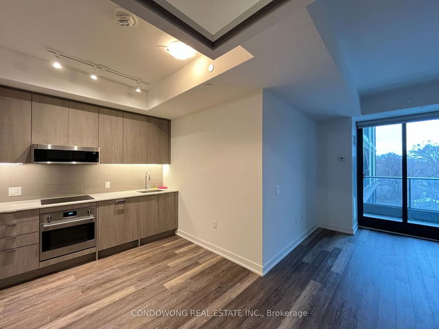 601 - 250 Lawrence Avenue