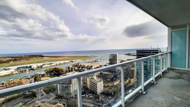 4002 - 17 Bathurst Street