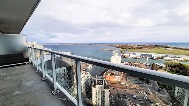 4002 - 17 Bathurst Street