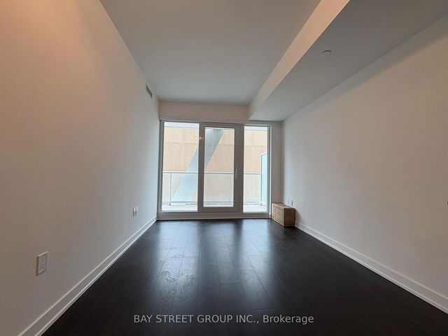 1432 - 230 Simcoe Street