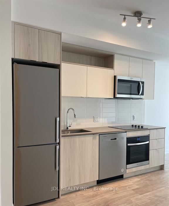 3812 - 100 Dalhousie Street