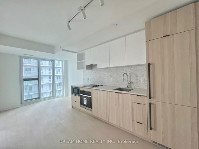 3208 - 252 Church Street