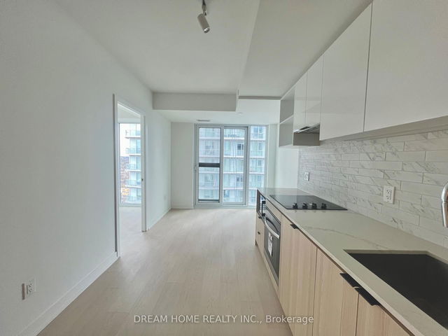 3208 - 252 Church Street