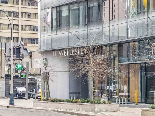 1612 - 11 Wellesley Street