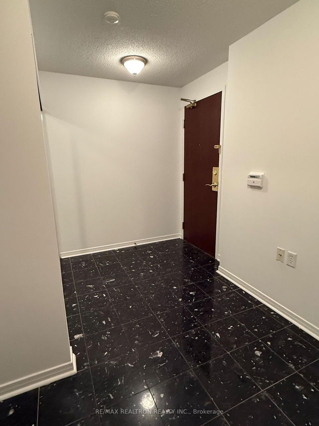 206 - 20 Olive Avenue