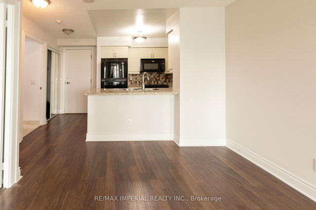 1821 - 25 Greenview Avenue