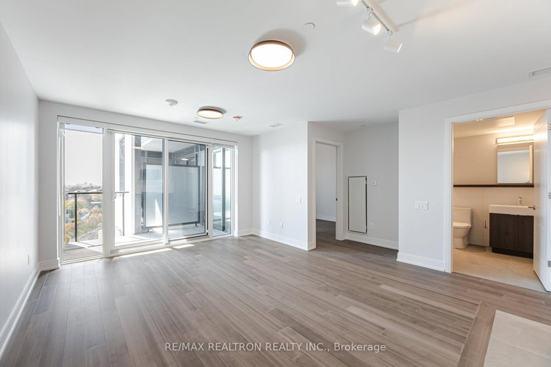 910 - 664 Spadina Ave, Toronto, M5S 2H7 | Image 2