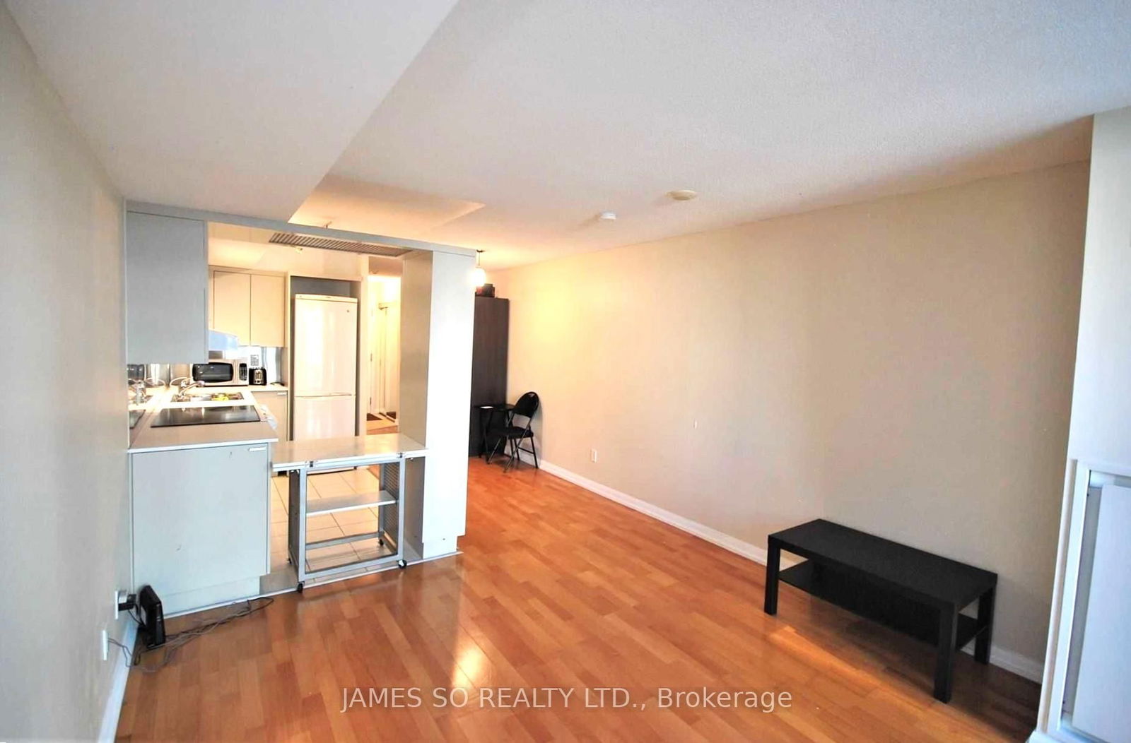 Condo for lease at 651-111 Elizabeth Street, Toronto, Bay Street Corridor, M5G 1P7 - MLS: C12119178