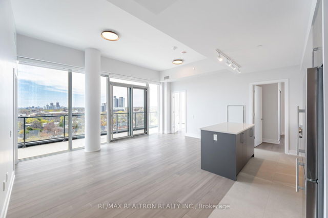 1101 - 664 Spadina Avenue