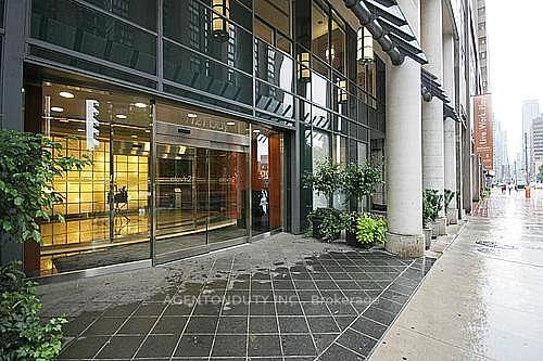 801 - 1121 Bay Street