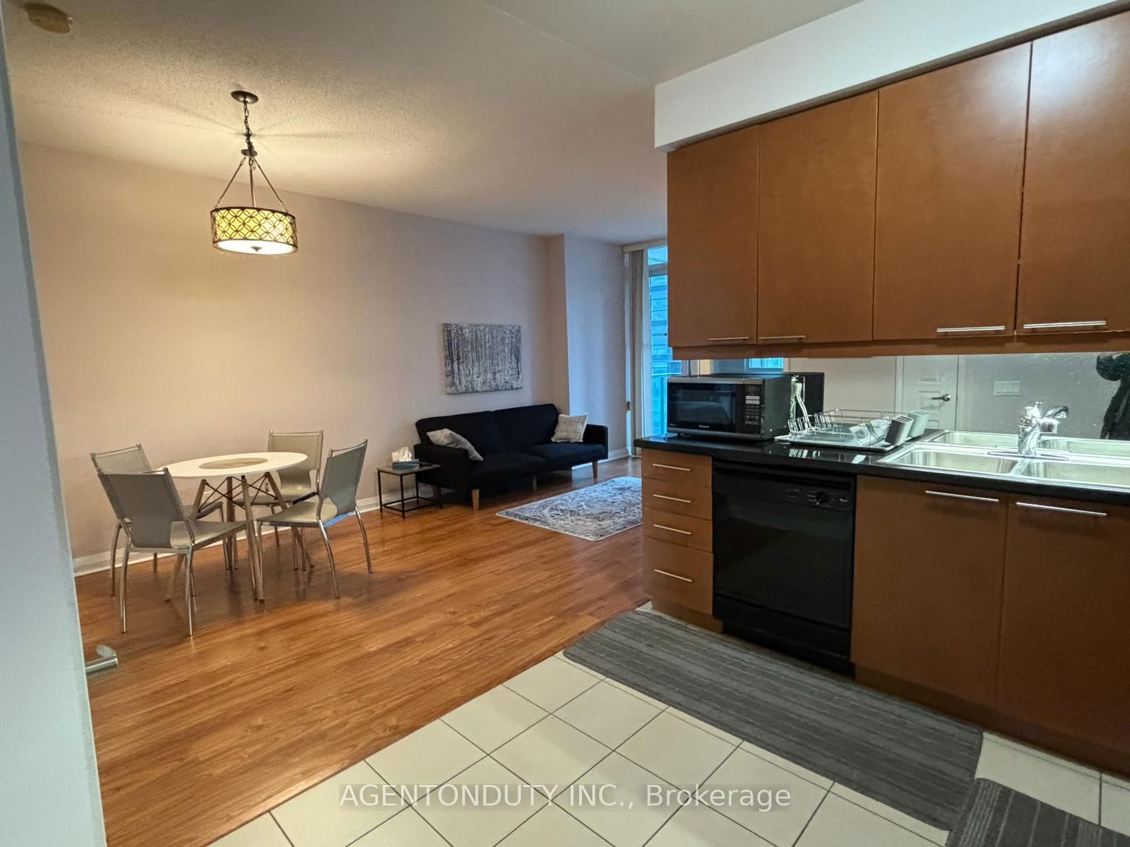 Condo for lease at 801-1121 Bay Street, Toronto, Bay Street Corridor, M5S 3L9 - MLS: C12119241