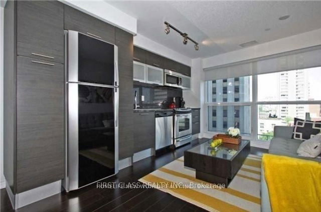 606 - 386 Yonge Street