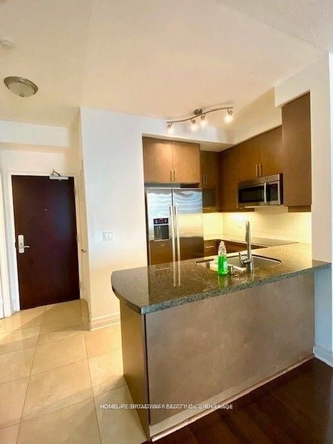 Condo for lease at 1005-35 Balmuto Street, Toronto, Bay Street Corridor, M4Y 0A3 - MLS: C12119344