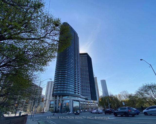 1215 - 585 Bloor Street