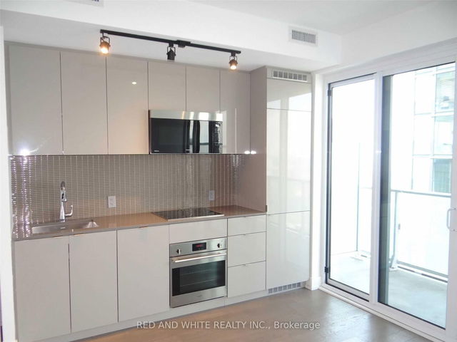 1002 - 7 Grenville Street
