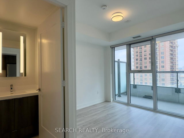730 - 20 Inn on the Park Drive
