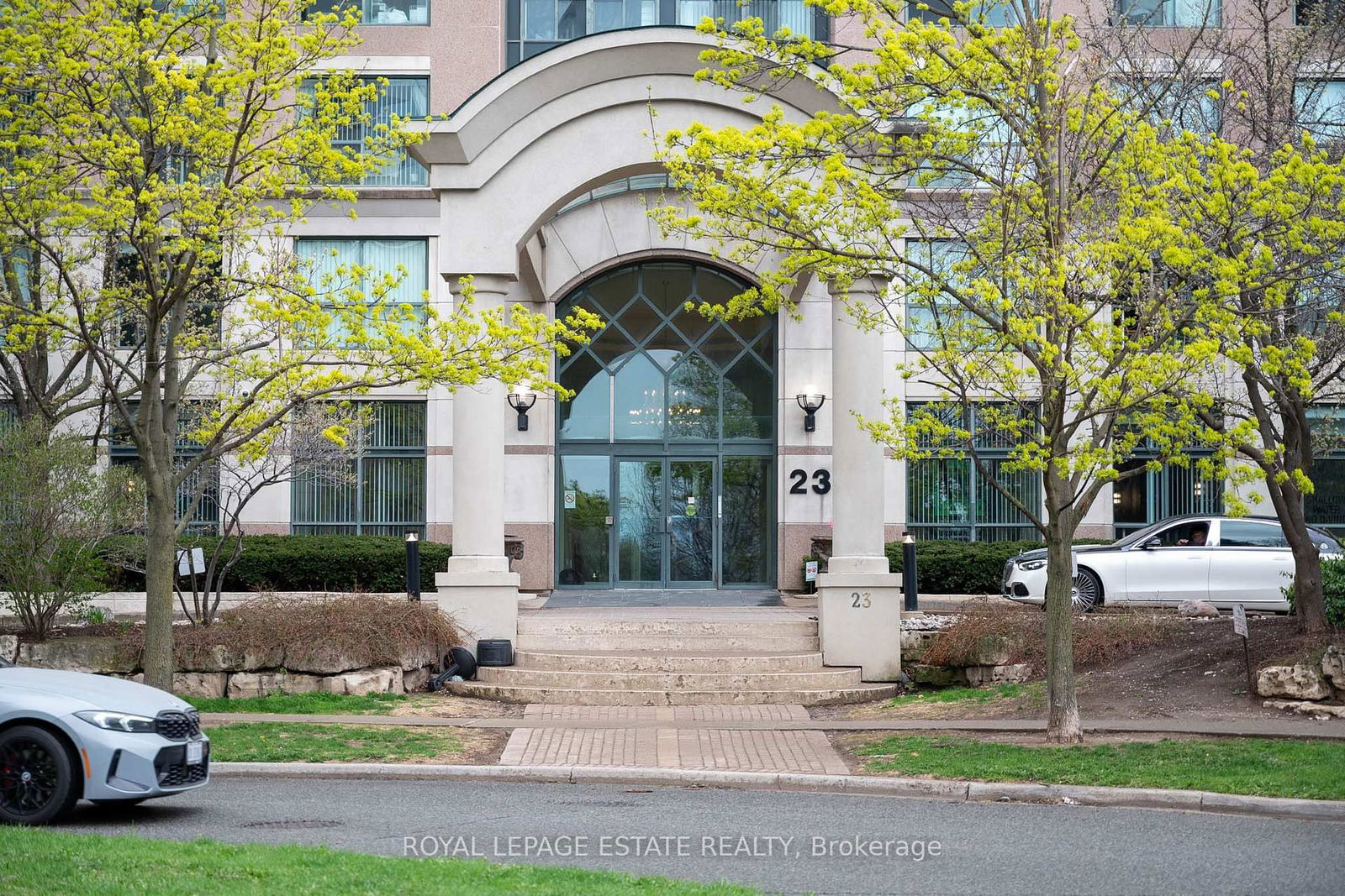 Condo for sale at 1715-23 Lorraine Drive, Toronto, Willowdale West, M2N 6Z6 - MLS: C12119741