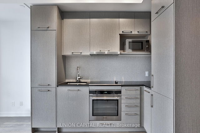 3503 - 87 Peter Street
