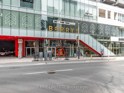 310 Richmond Street W — photo 2