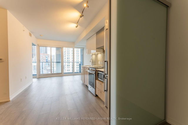 829 - 251 Jarvis Street