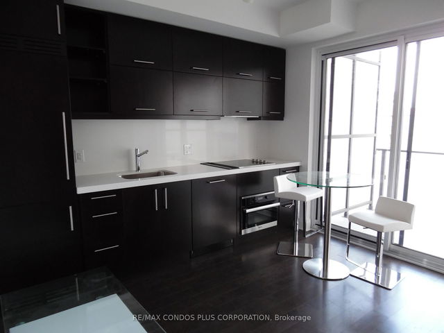 2610 - 65 St Mary Street