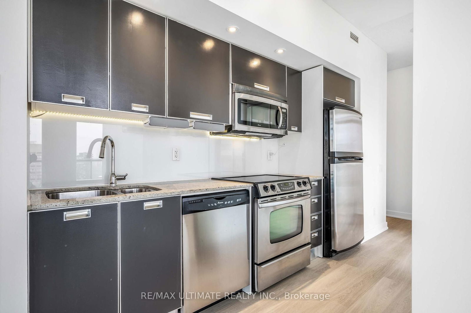 Condo for sale at 3808-33 Charles Street, Toronto, Church-Yonge Corridor, M4Y 0A2 - MLS: C12120311