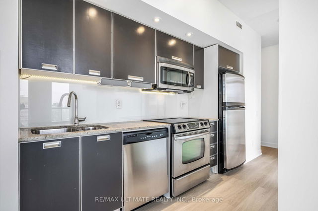 3808 - 33 Charles Street