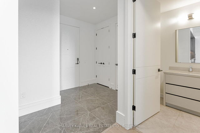 1806 - 215 Lonsdale Road