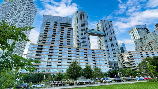736 - 151 Dan Leckie Way