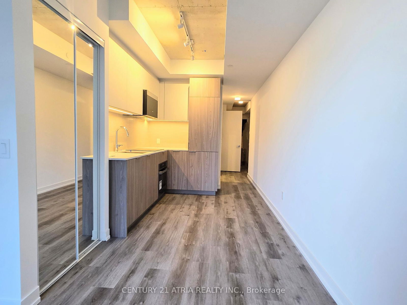 Condo for lease at 1002-28 Eastern Avenue, Toronto, Moss Park, M5A 0Y2 - MLS: C12120387