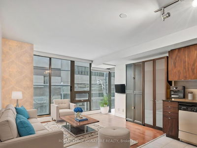 Unit 201 — 33 Lombard St, Toronto - Church-Yonge Corridor image-0-4