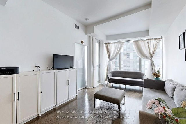 1111 - 8 The Esplanade Street