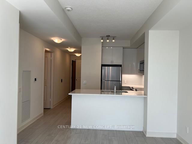 2315 - 4955 YONGE Street