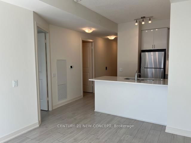 2315 - 4955 YONGE Street